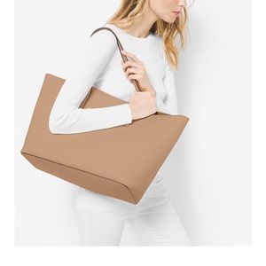 Michael Kors XL emry tote